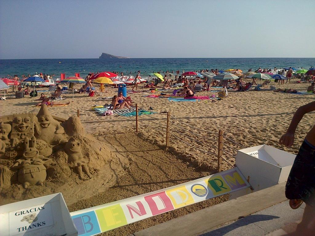 Hotel Iris Benidorm Buitenkant foto