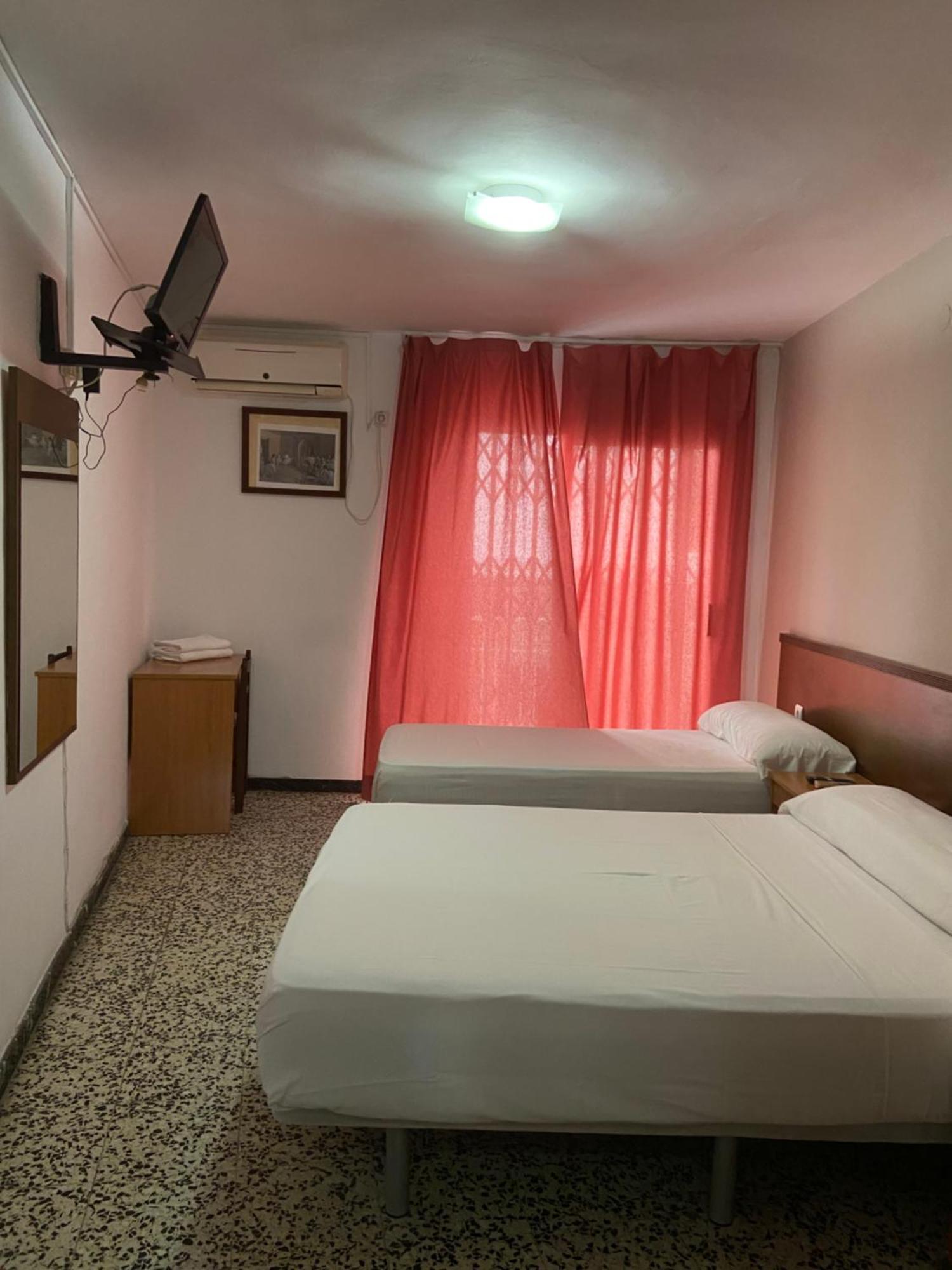 Hotel Iris Benidorm Buitenkant foto