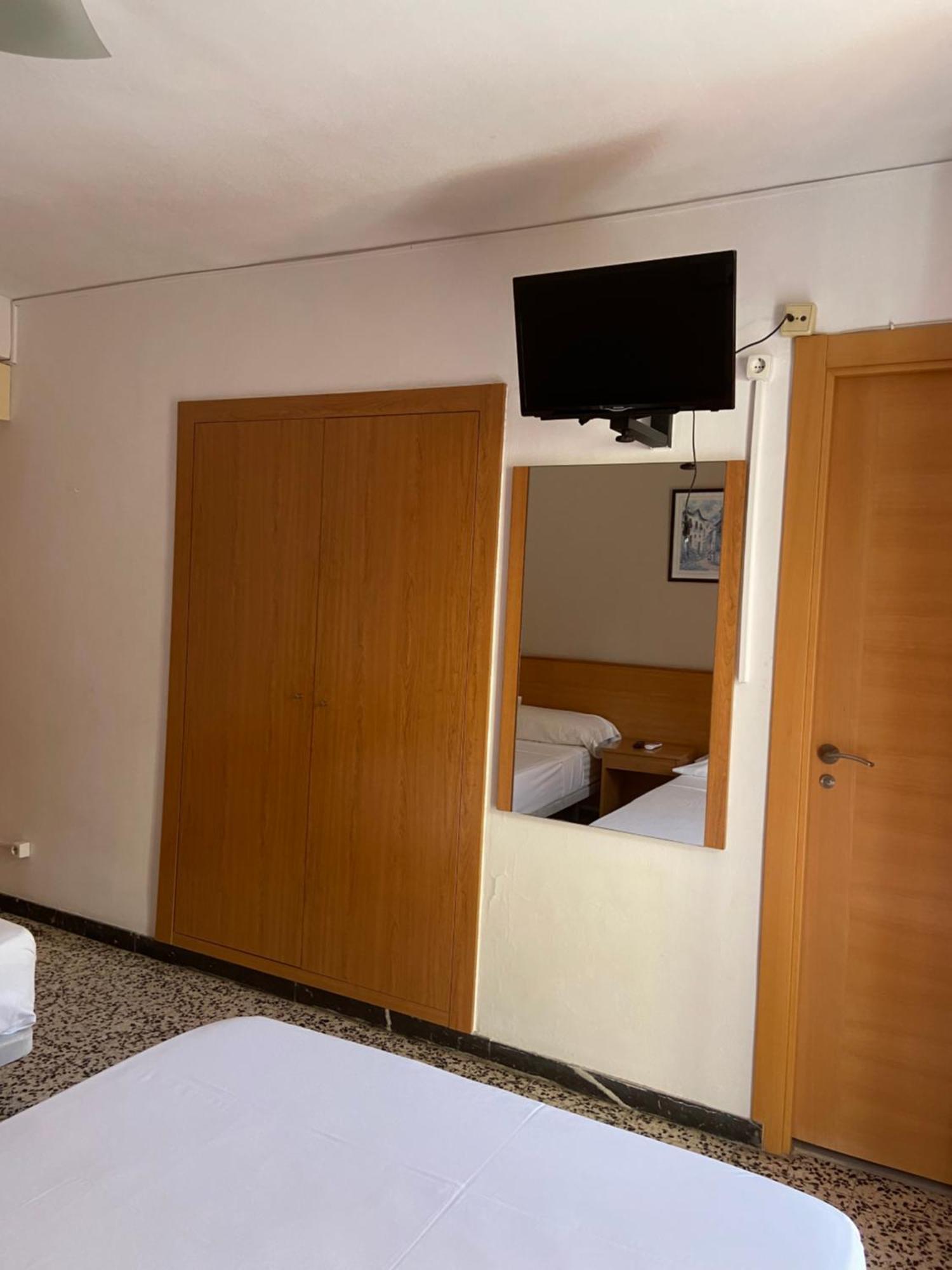 Hotel Iris Benidorm Buitenkant foto