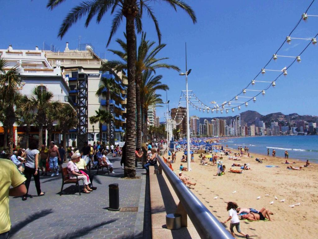 Hotel Iris Benidorm Buitenkant foto