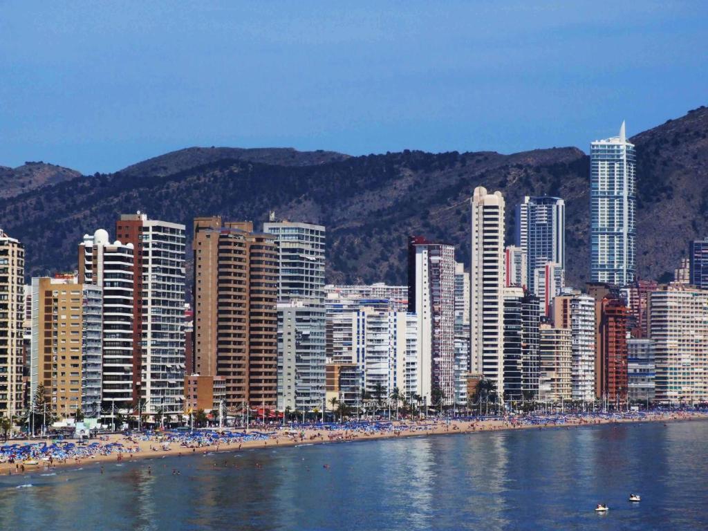 Hotel Iris Benidorm Buitenkant foto