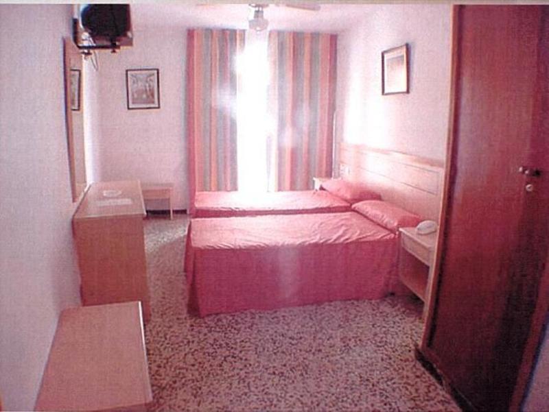 Hotel Iris Benidorm Buitenkant foto