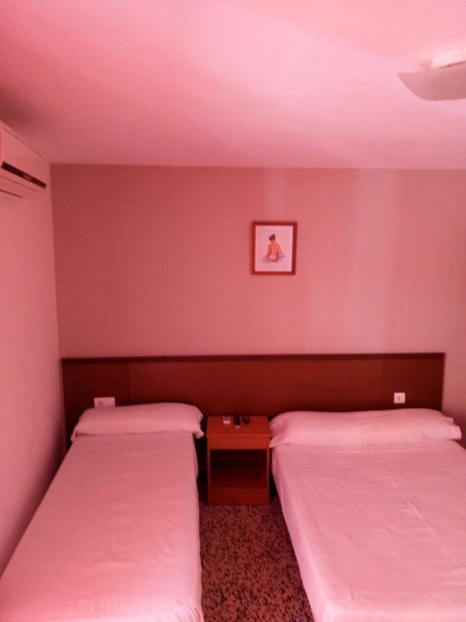 Hotel Iris Benidorm Buitenkant foto